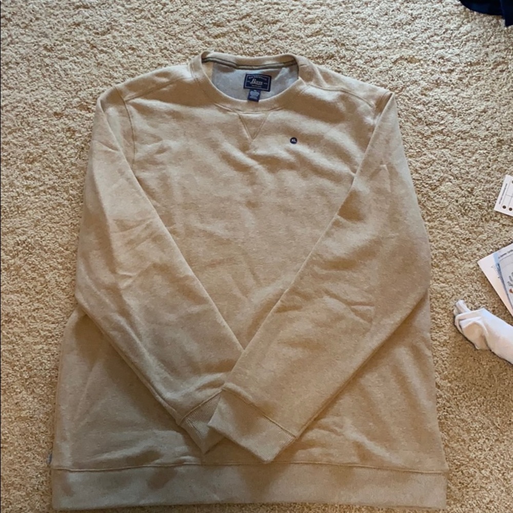 Bass cream crew neck. Never worn.